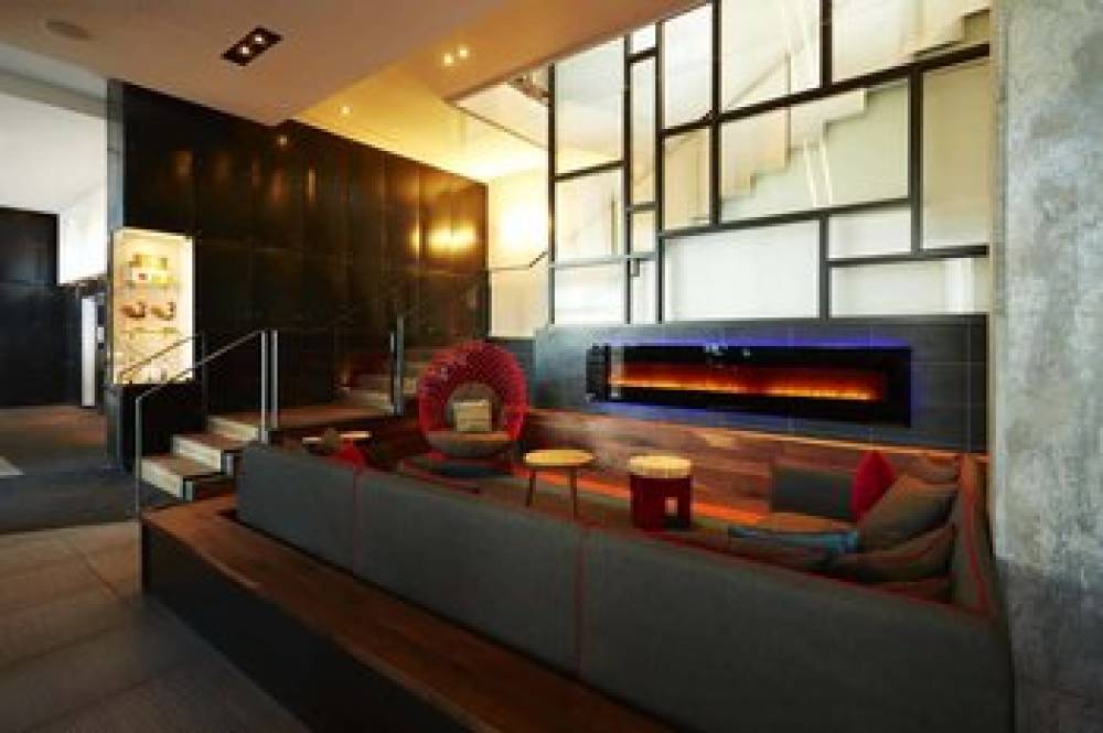 Alt Hotel Quartier DIX30 7