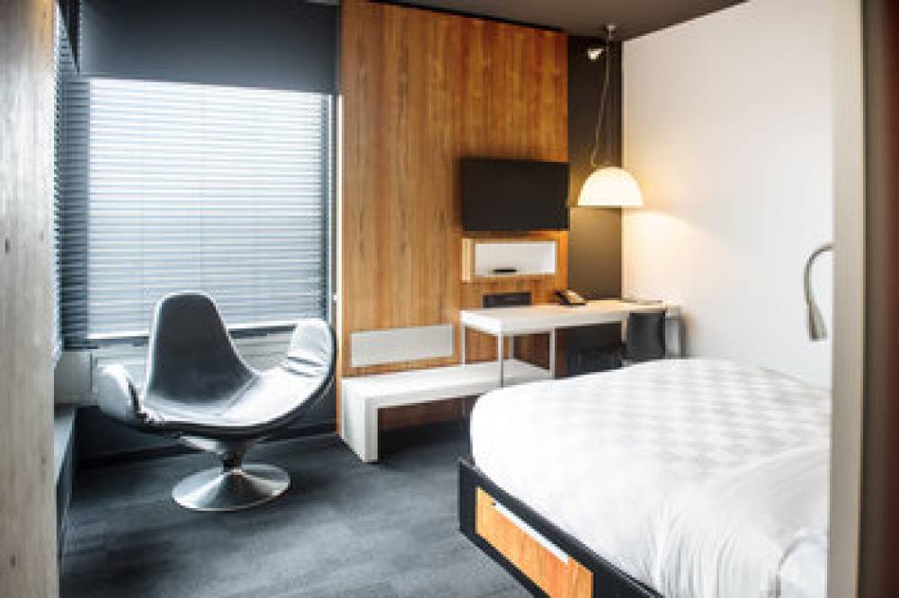 Alt Hotel Quartier DIX30 4