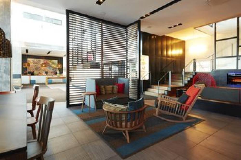 Alt Hotel Quartier DIX30 6