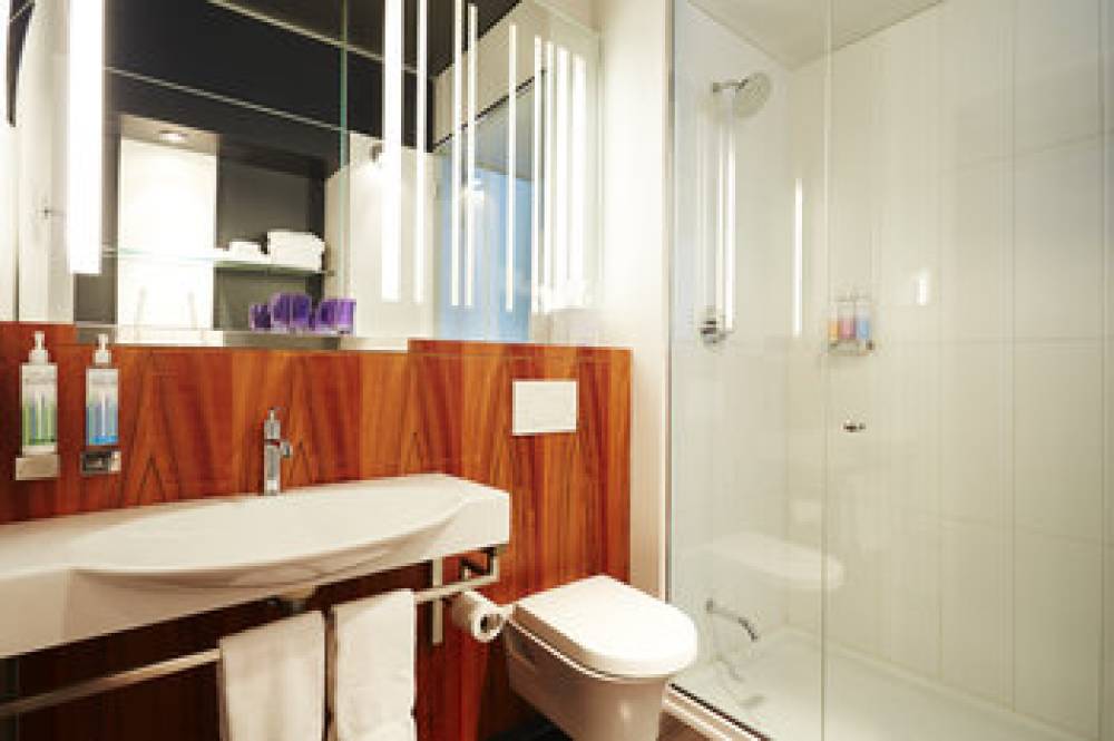 Alt Hotel Toronto Airport 10
