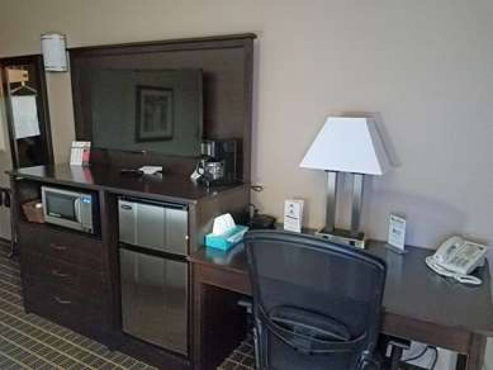 Americas Best Value Inn And Suites Bismarck 7