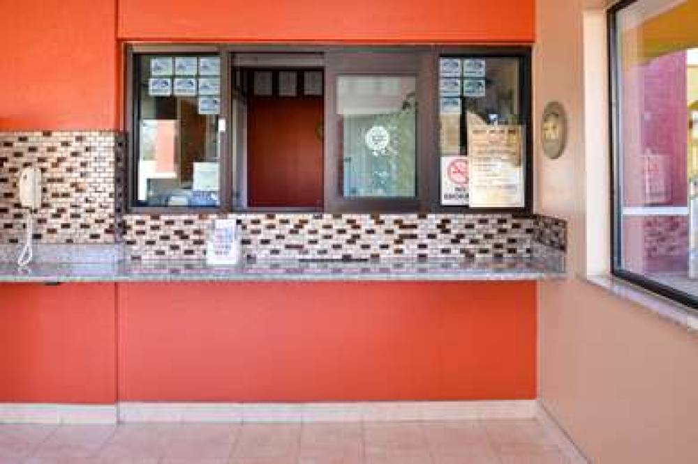 Americas Best Value Inn Baytown 4