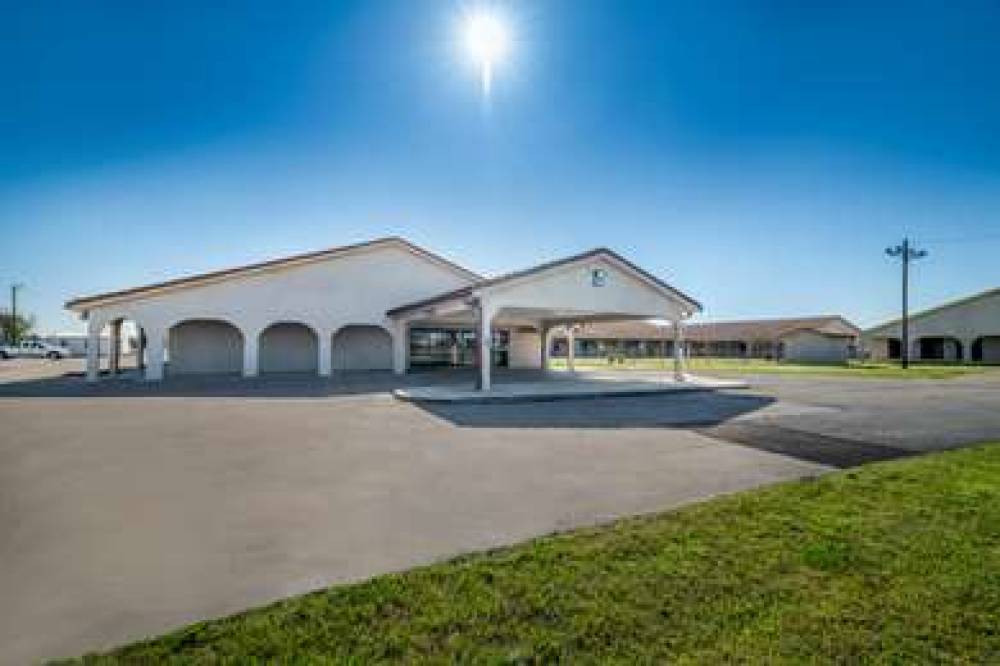 Americas Best Value Inn Bonham 3