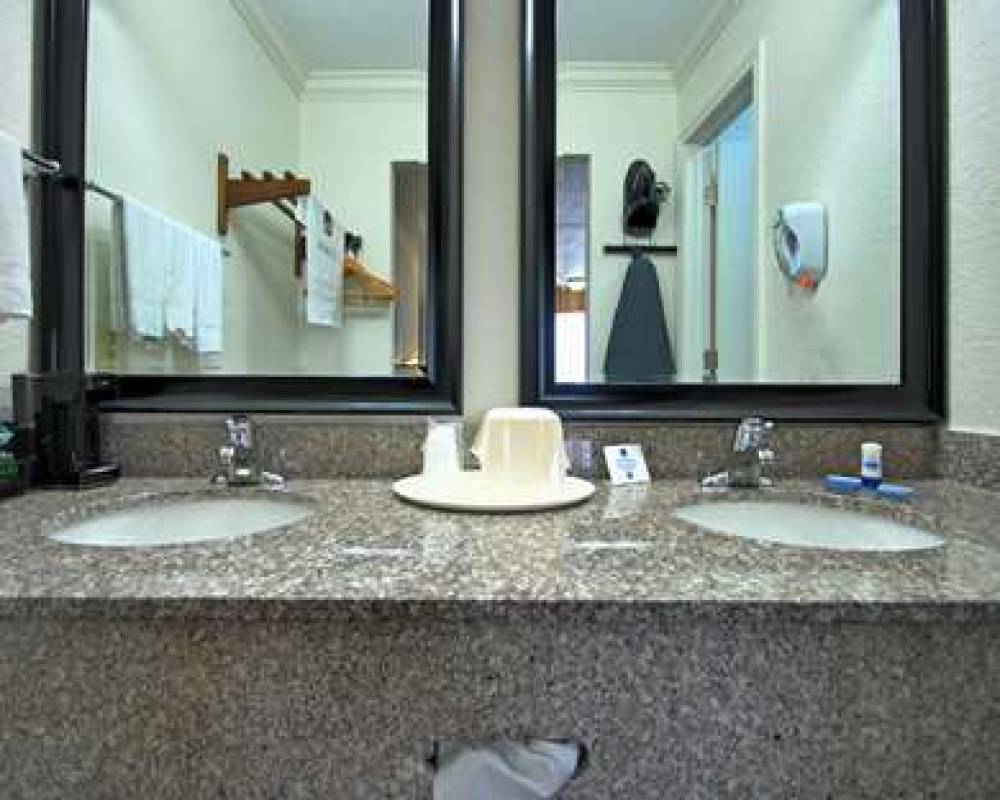 Americas Best Value Inn Kingsville 8