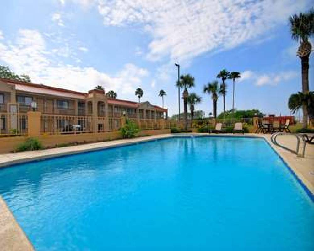 Americas Best Value Inn Kingsville 9