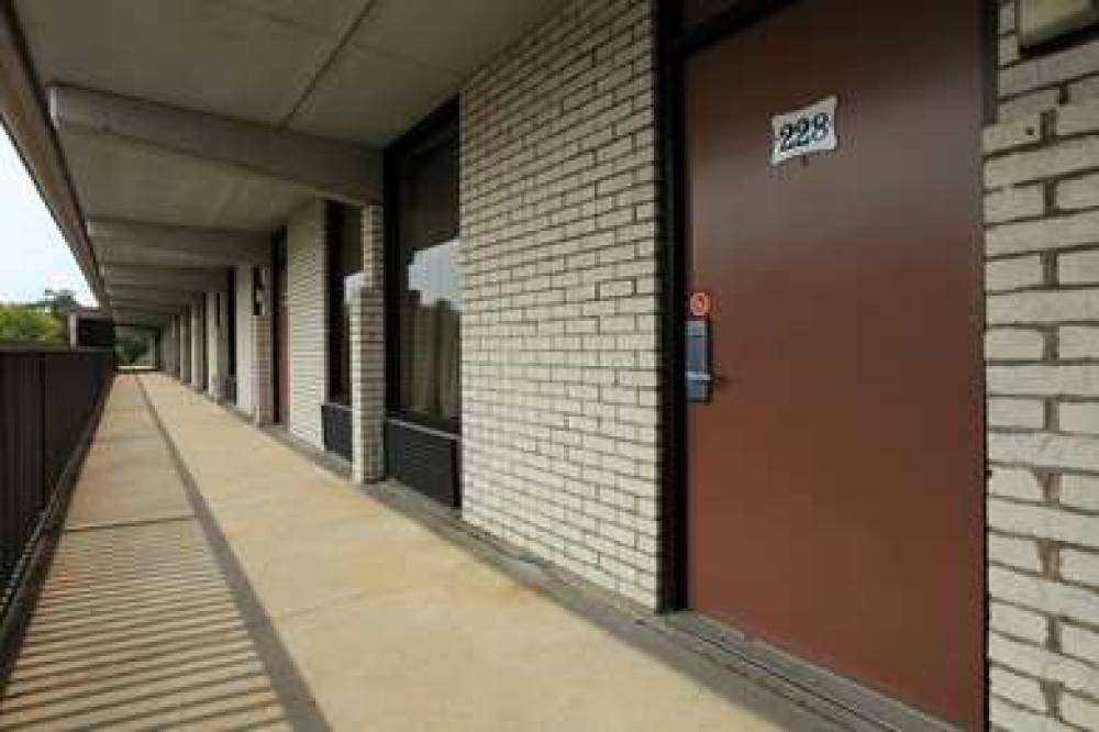 Americas Best Value Inn North Capital