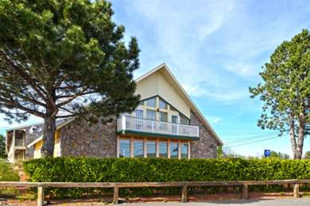 Americas Best Value Inn Plattsburgh 9
