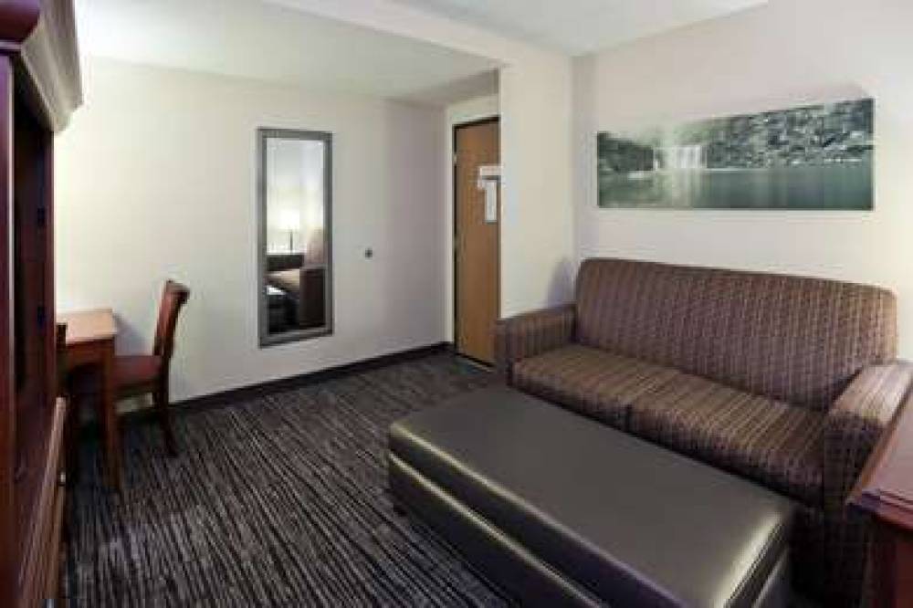 AmericInn By Wyndham Alexandria 9