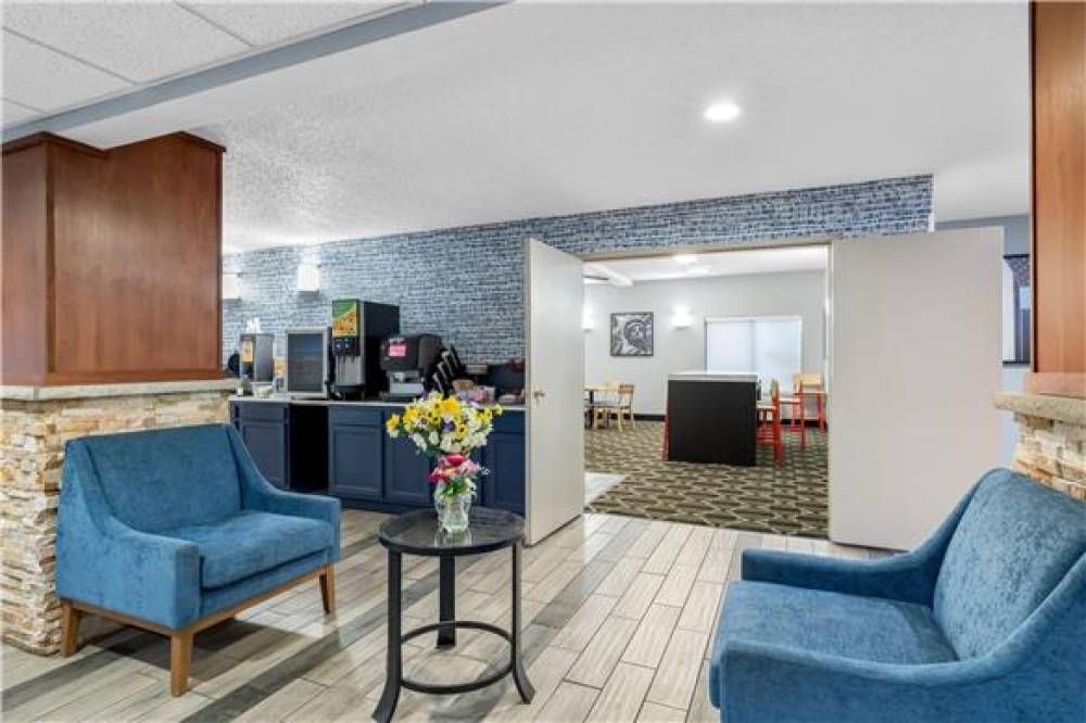 AMERICINN BY WYNDHAM COLUMBUS WISCO 10