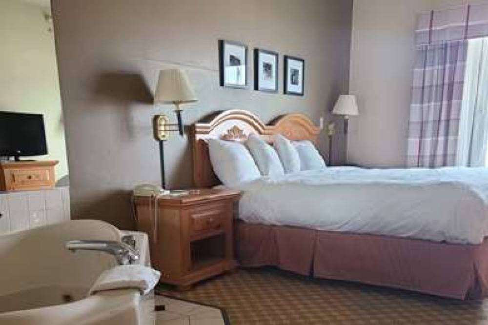 AMERICINN BY WYNDHAM GALESBURG 4