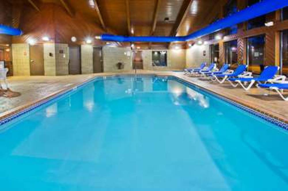 AmericInn By Wyndham Grand Forks 6