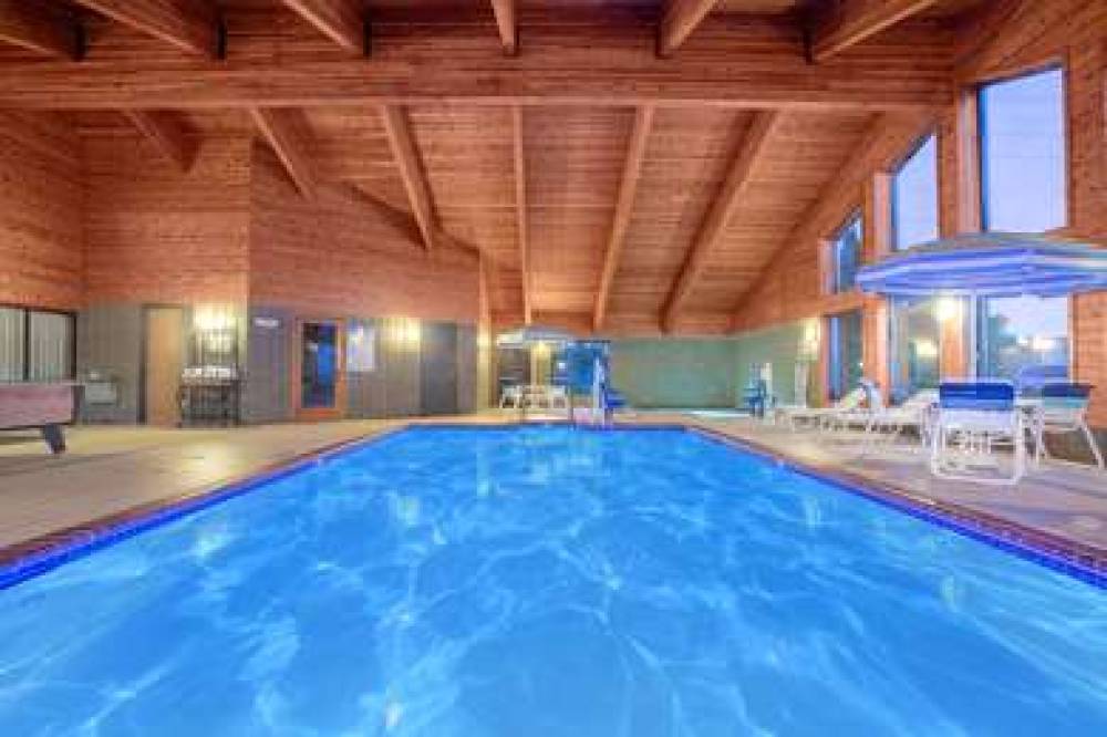 AmericInn By Wyndham Hayward 5