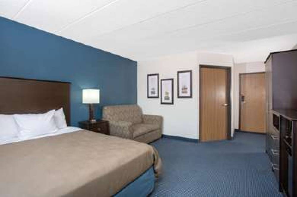 AmericInn By Wyndham Hayward 10