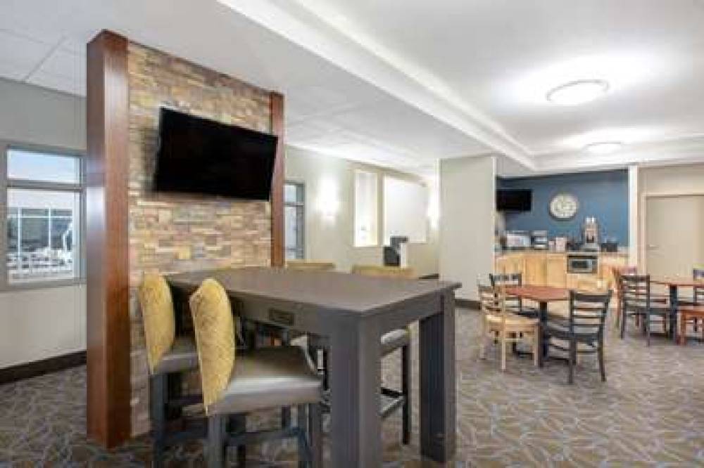 AMERICINN BY WYNDHAM HUMBOLDT 7