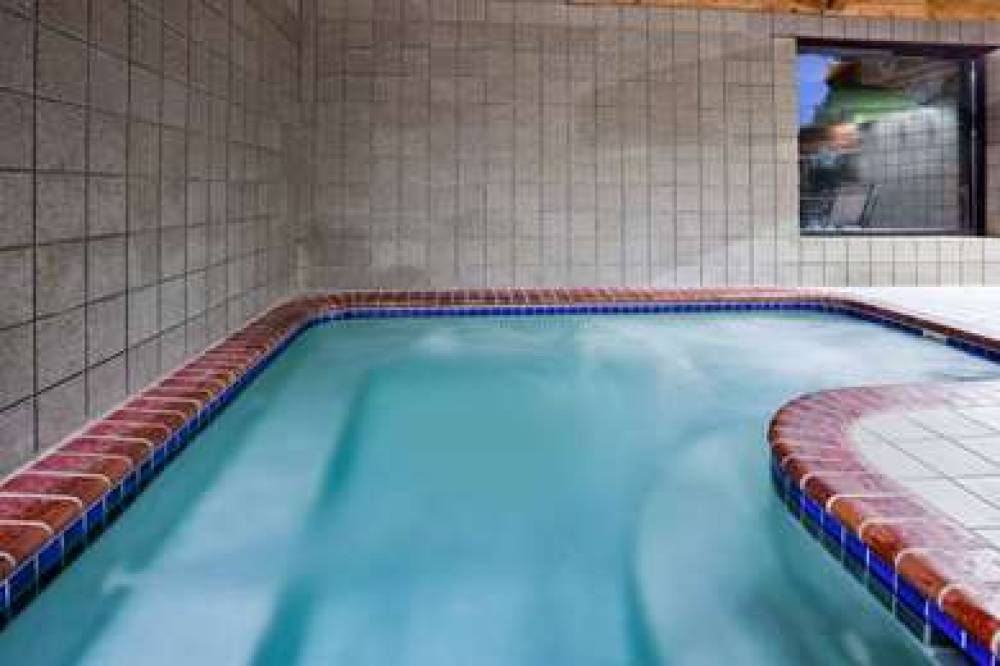 AmericInn By Wyndham Plover Stevens Point 8