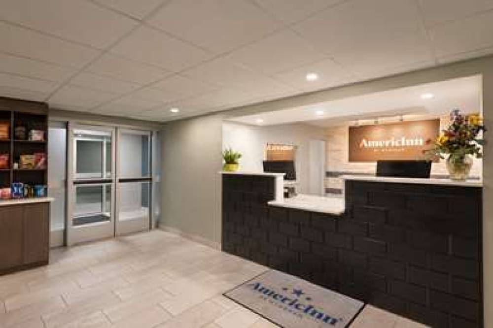 AMERICINN DODGEVILLE 4