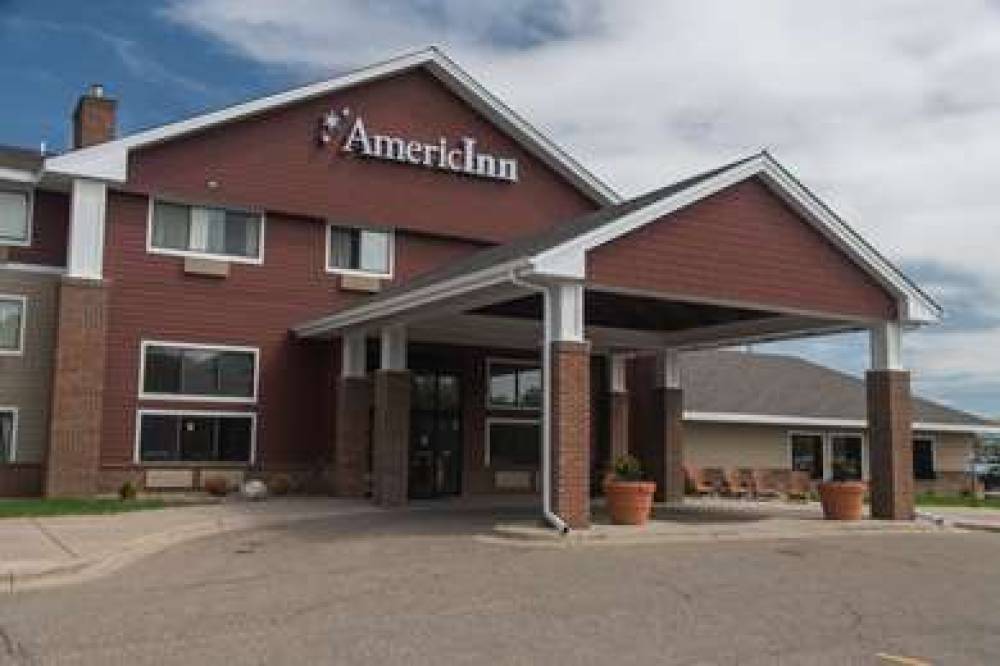 AmericInn Mounds View 2