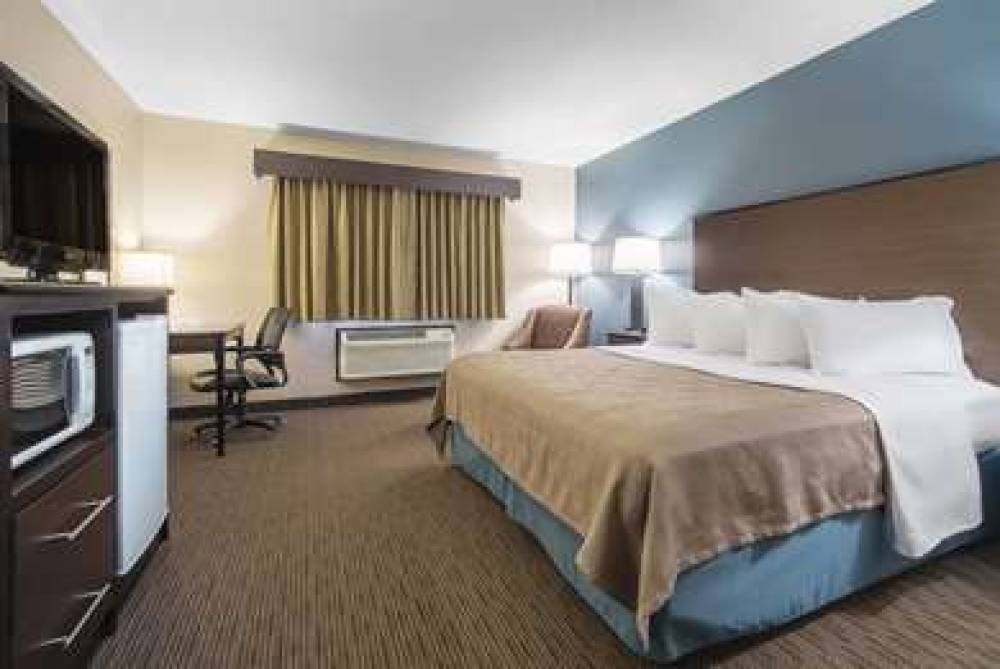AmericInn Mounds View 10