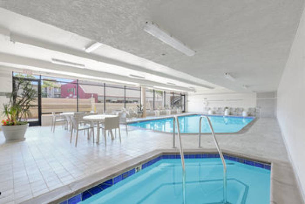 ANAHEIM DESERT INN   SUITES 6