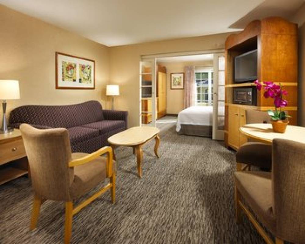 ANAHEIM PORTOFINO INN   SUITES 3
