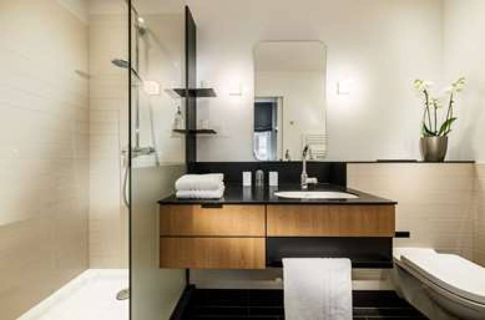 APARTMENT 040 7