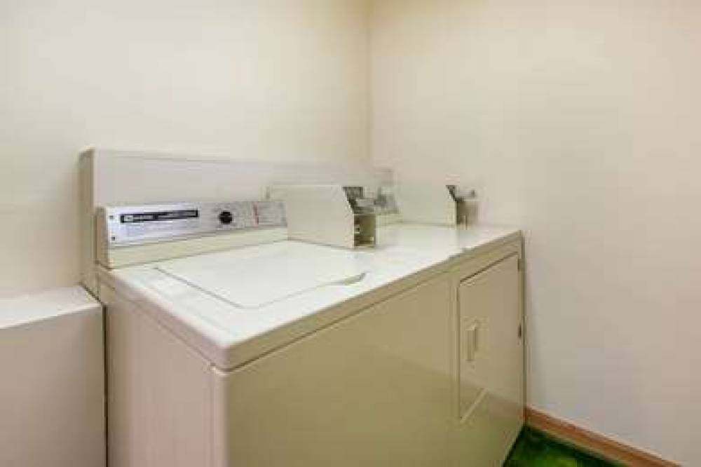 Apple Tree Inn, SureStay Collection By Best Western 8