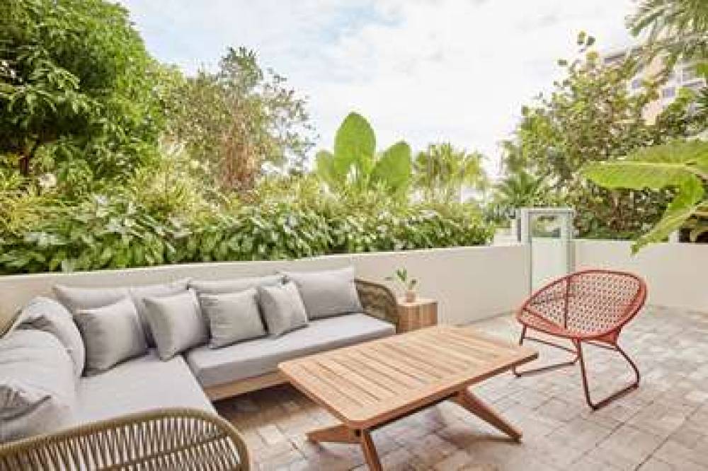 ARLO WYNWOOD 4