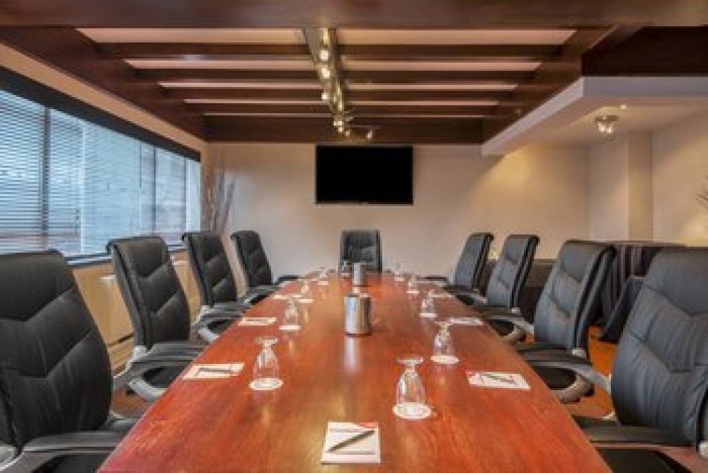 Armon Plaza Montreal Arpt By Ihg