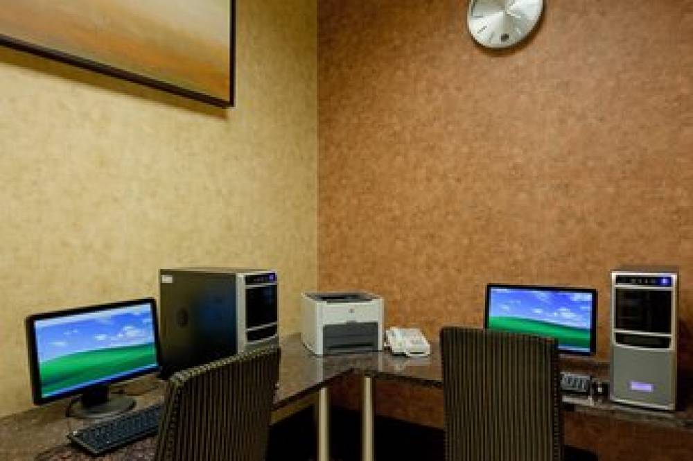 ARMON PLAZA MONTREAL ARPT BY IHG 9