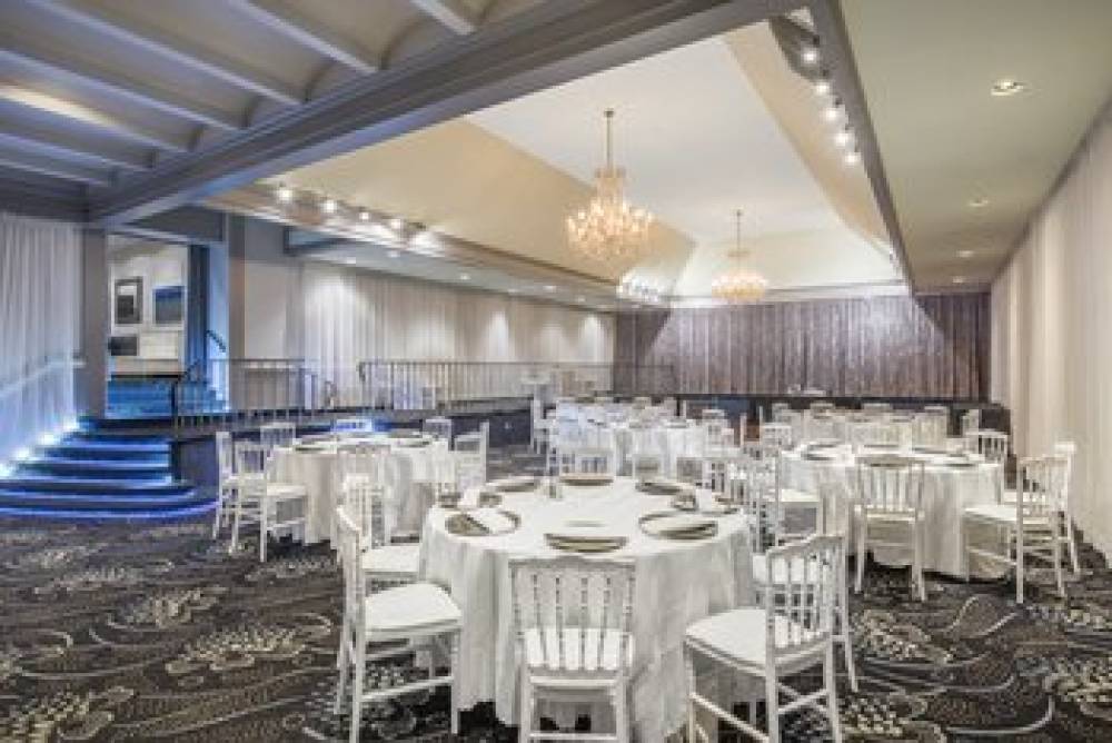 ARMON PLAZA MONTREAL ARPT BY IHG 2