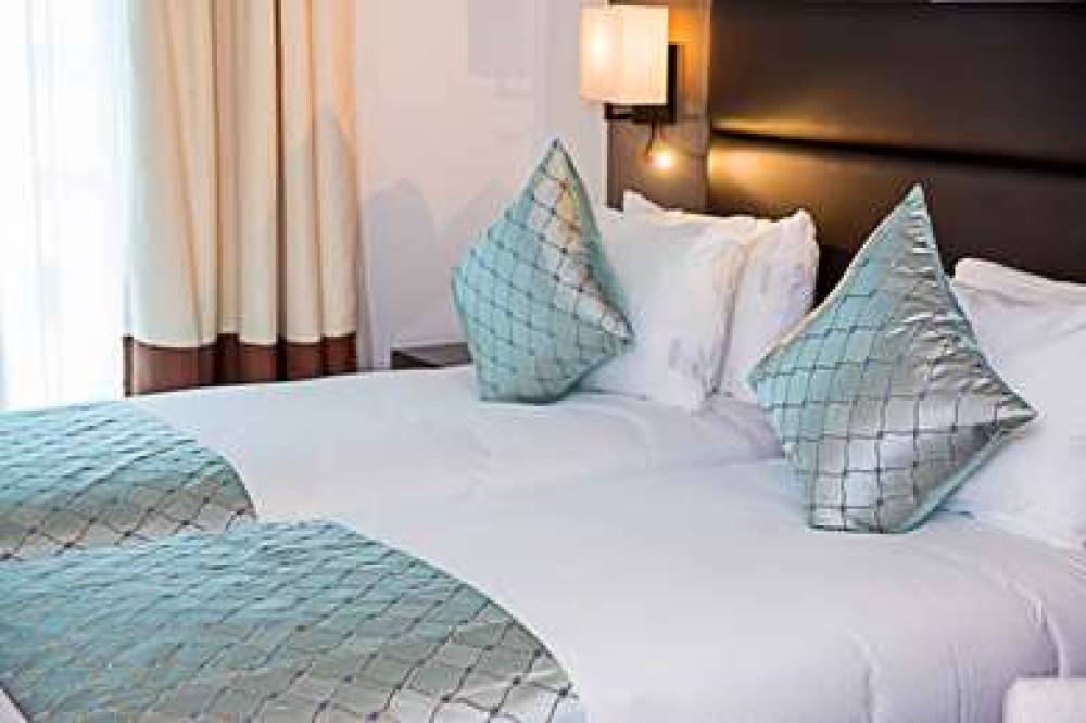 ATRIUM HOTEL HEATHROW 5