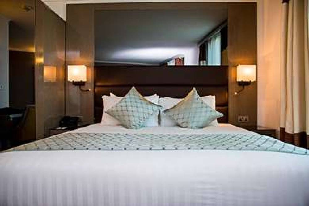 ATRIUM HOTEL HEATHROW 3