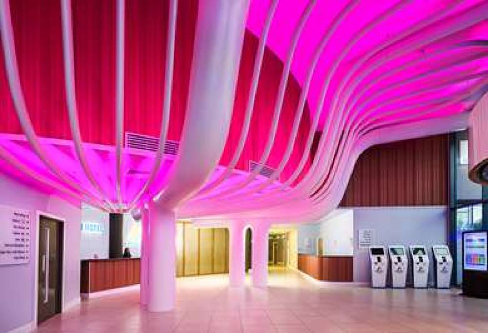 ATRIUM HOTEL HEATHROW 2