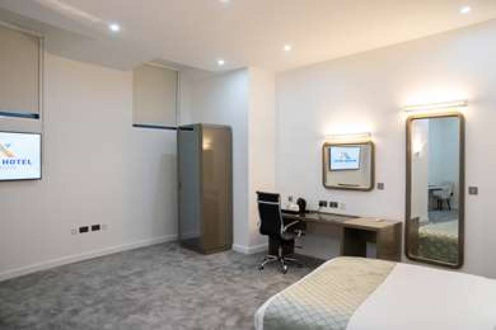 ATRIUM HOTEL HEATHROW 6
