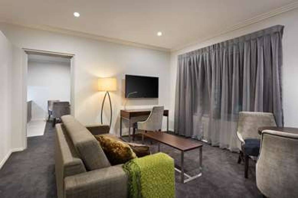Attika Hotel 3