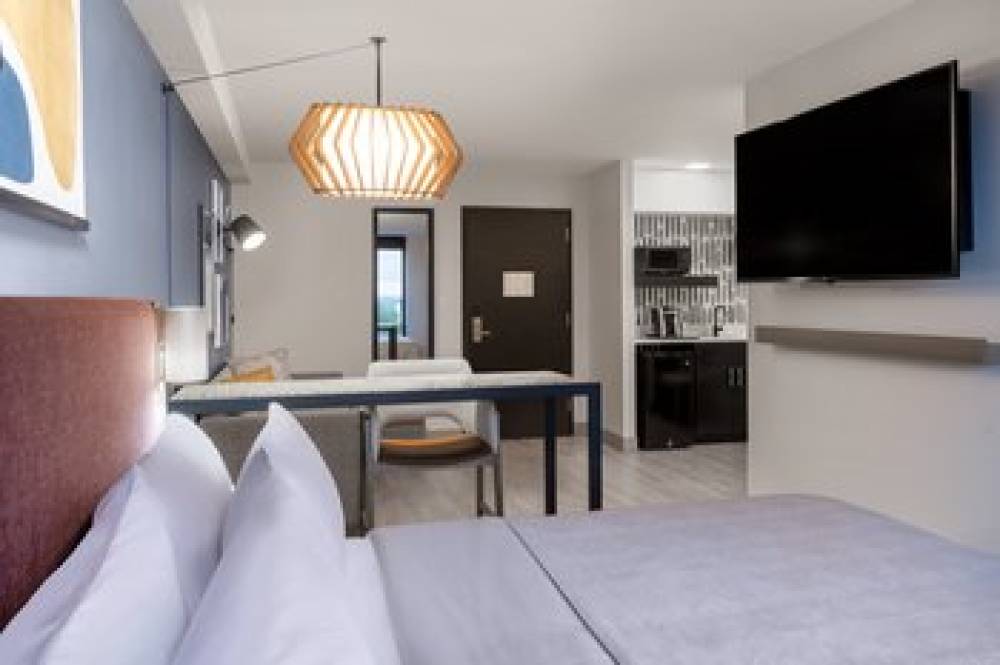 Atwell Stes Airport By Ihg
