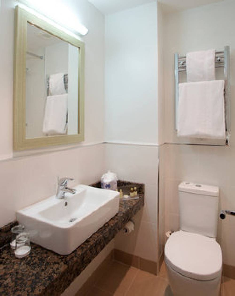 AUBREY PARK HOTEL 7