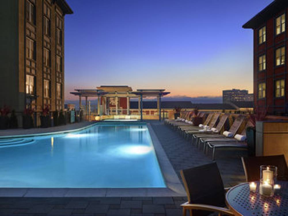AVE EMERYVILLE AT BAY STREET 10