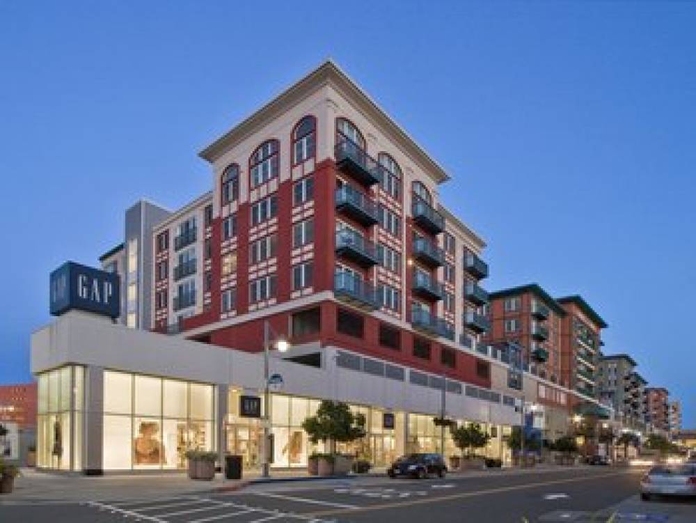 AVE EMERYVILLE AT BAY STREET 1