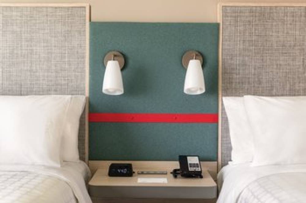AVID HOTEL BOS AIRPORT REVERE BY IH 6