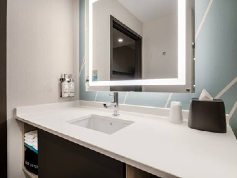 AVID HOTEL VAUGHAN SW 9