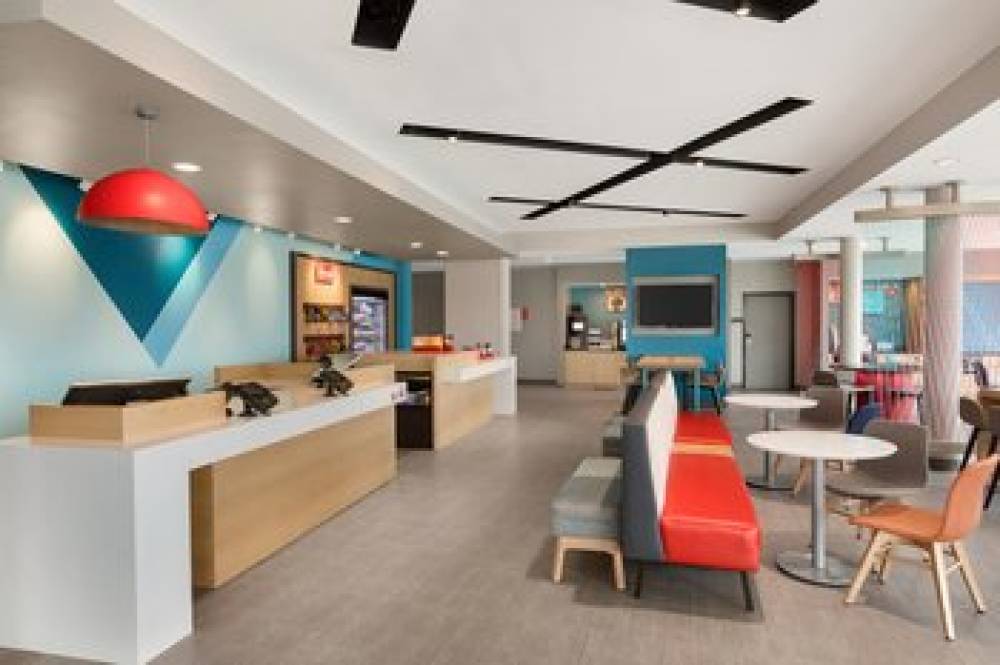 AVID HOTELS AIRPORT CRUISE 7