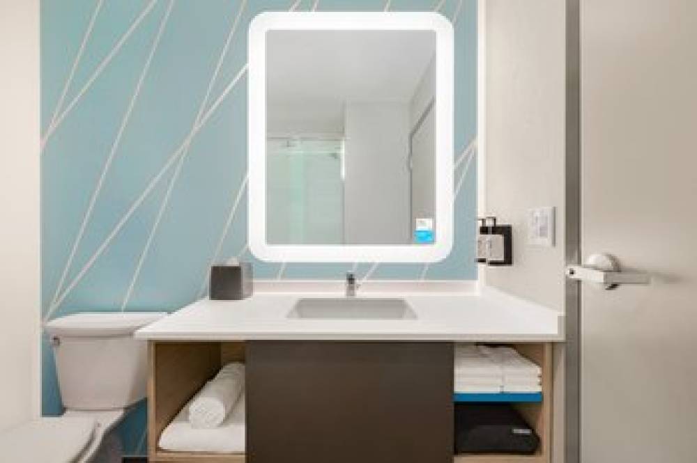 AVID HOTELS INTERNATIONAL AIRPORT 10