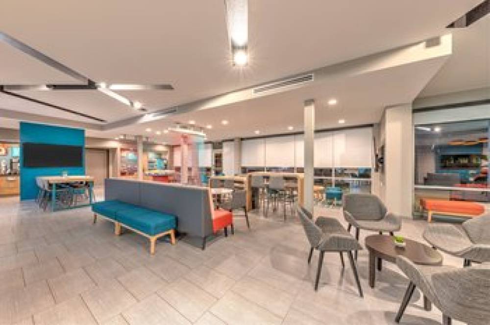 AVID HOTELS NW LAKELINE BY IHG 9