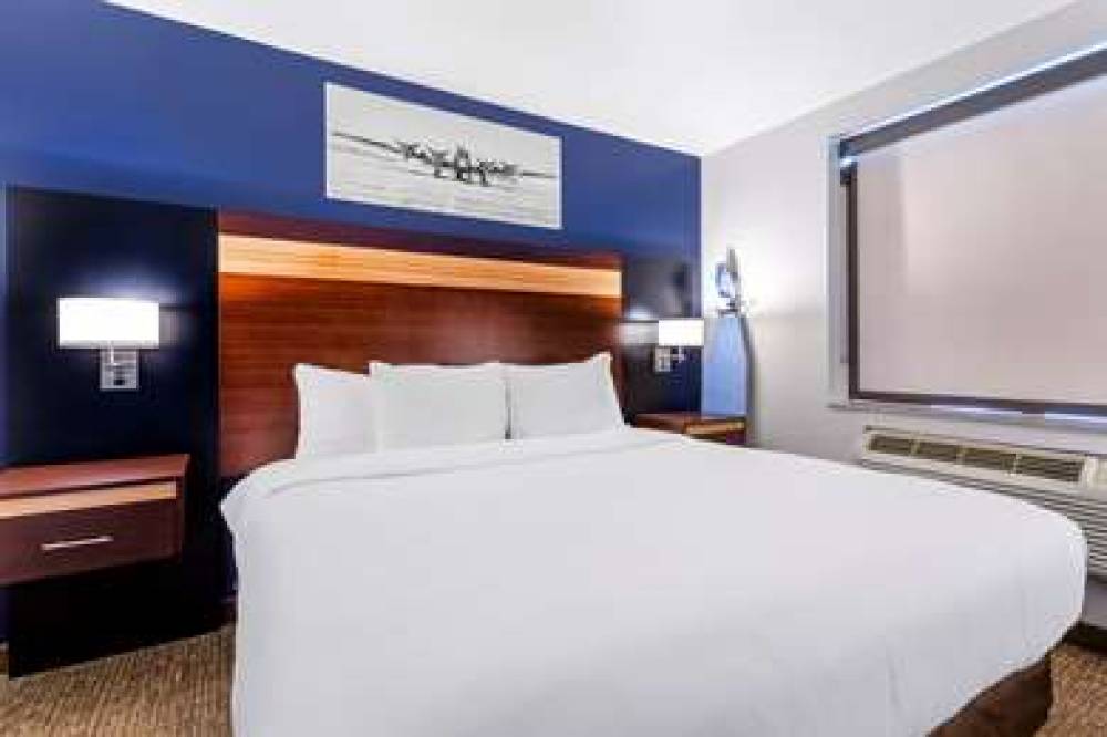 AVION INN NEAR LGA AIRPORT ASCEND H 8
