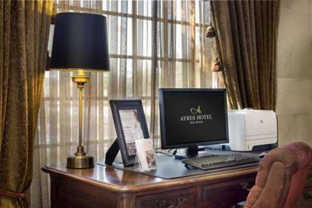 Ayres Hotel Seal Beach 3