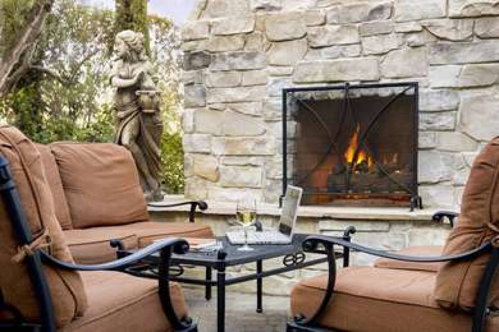 Ayres Hotel Seal Beach 4