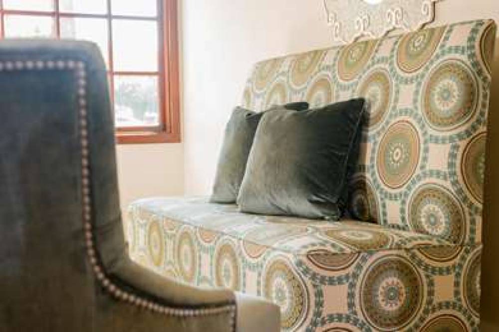 Ayres Suites Diamond Bar 4
