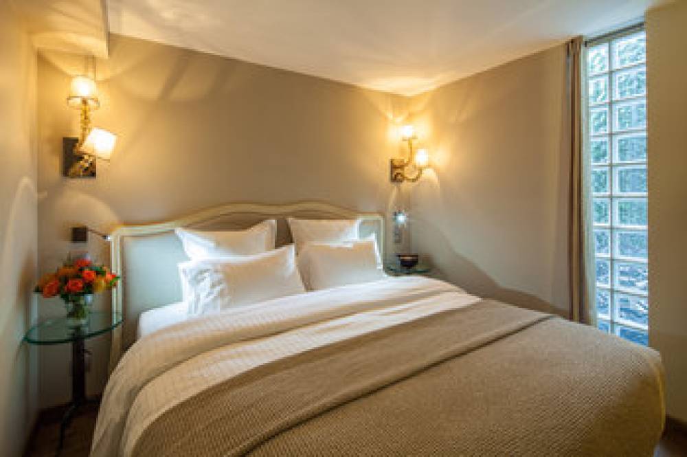 B MONTMARTRE HOTEL 9