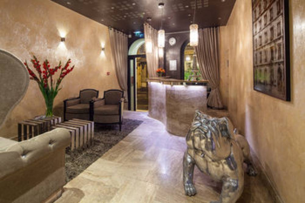 B MONTMARTRE HOTEL 3
